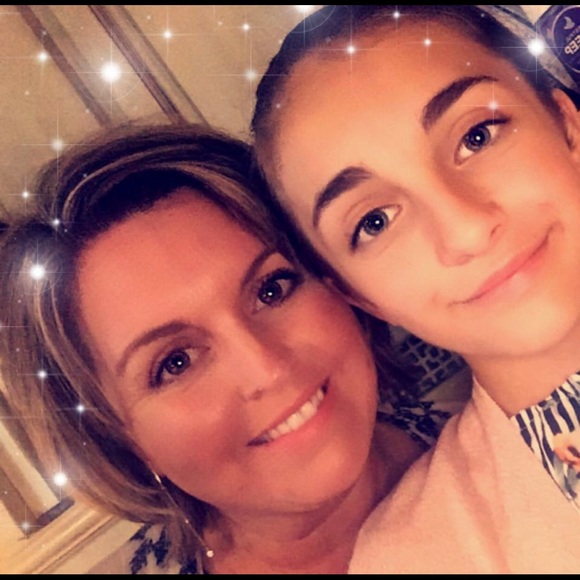 Meet your Posher, Courtney - Picture 4 of 6